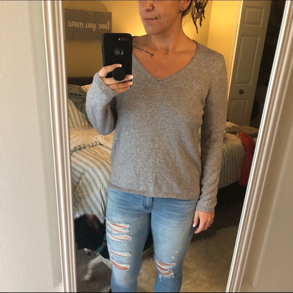gray old navy sweater